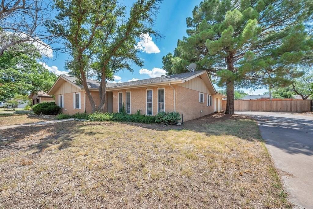 2211 Ward St - Photo 2 of 17