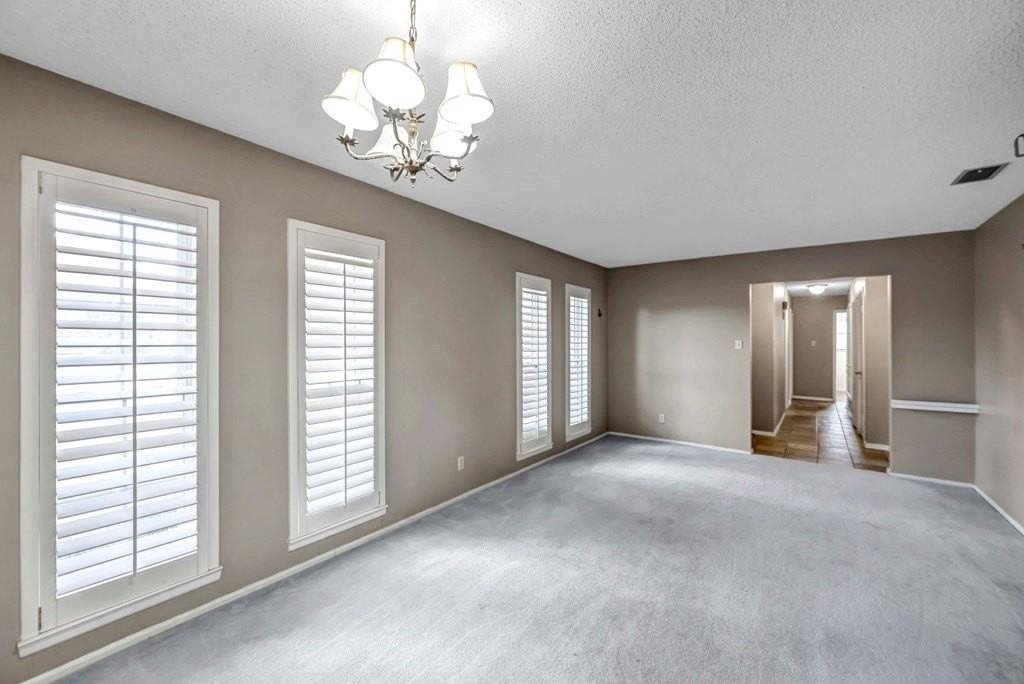 2211 Ward St - Photo 4 of 17