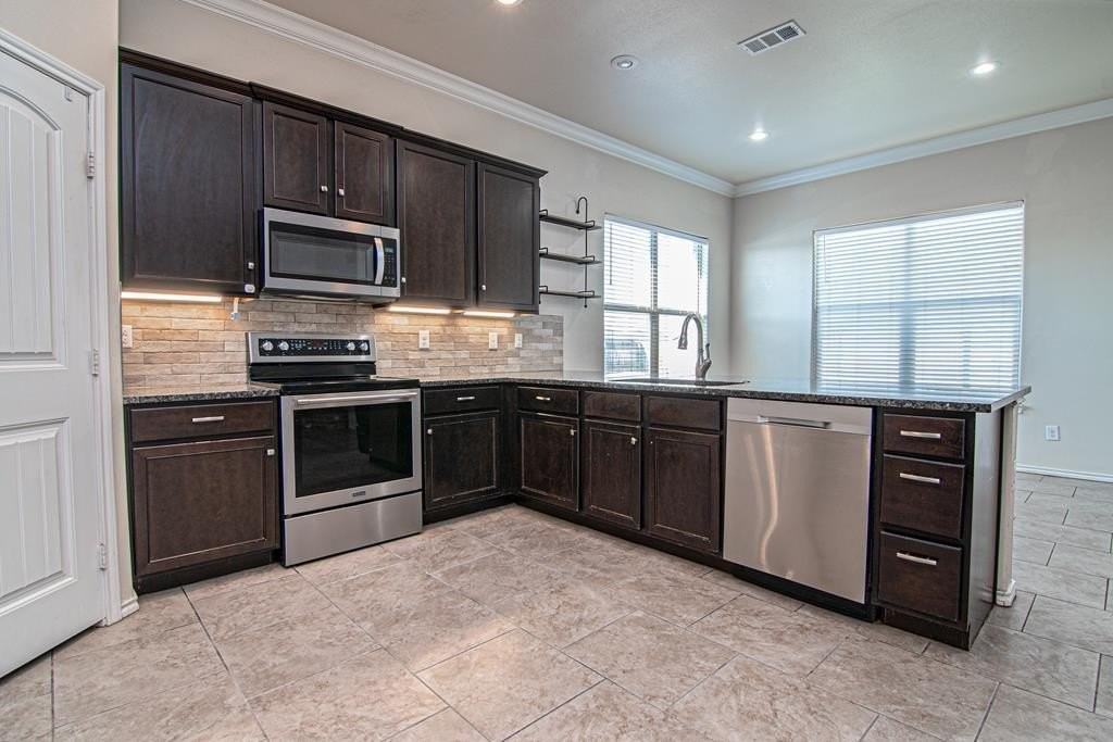 6812 Leatherwood Dr - Photo 6 of 31