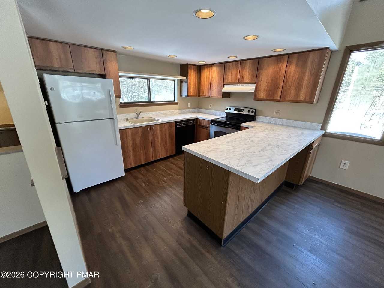 160 Stream Ct - Photo 4 of 11