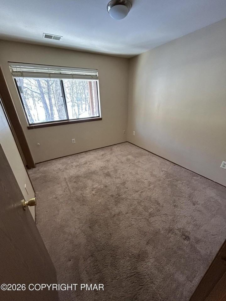 160 Stream Ct - Photo 6 of 11