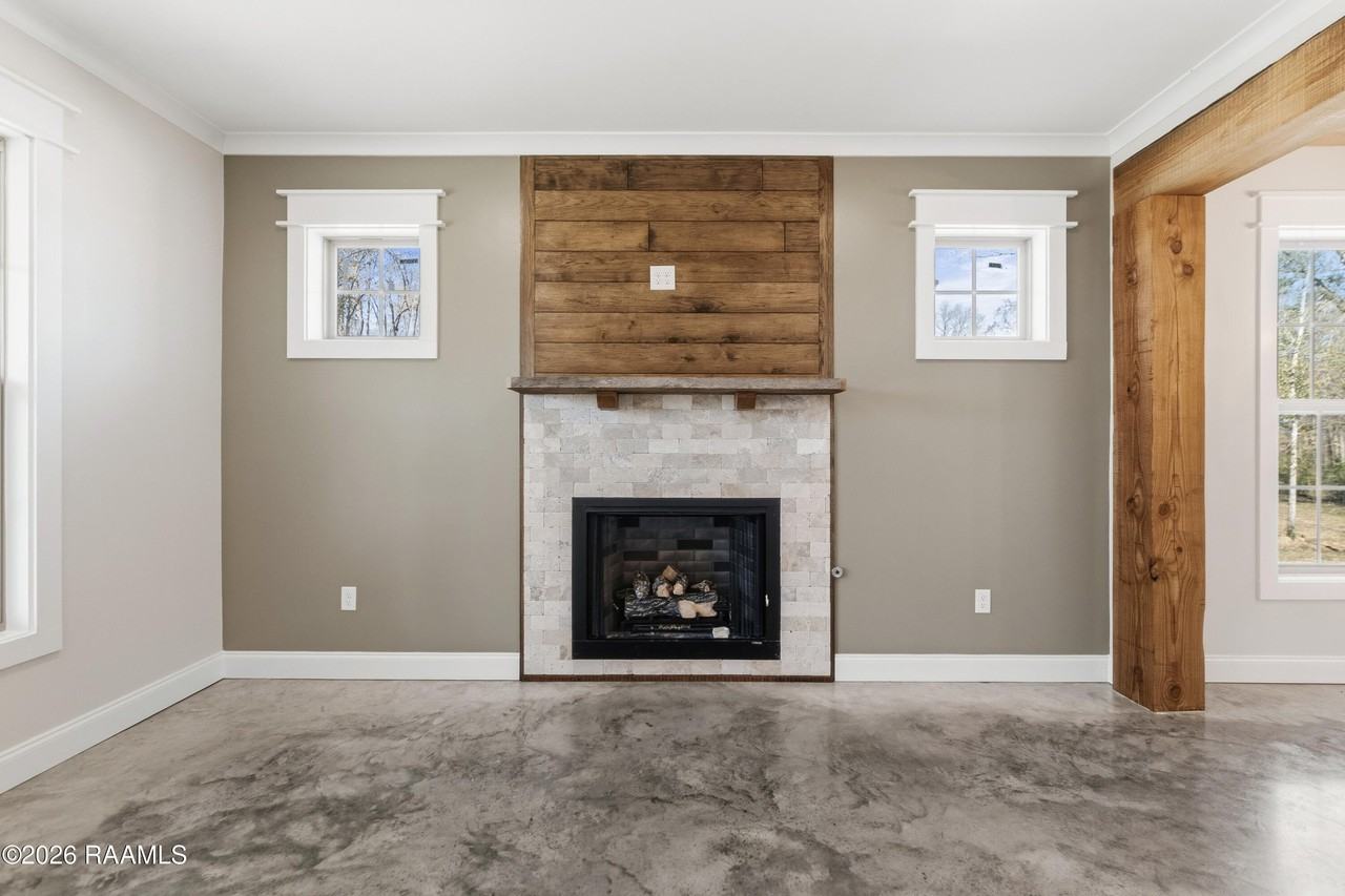 104 Suncan Rd - Photo 5 of 31