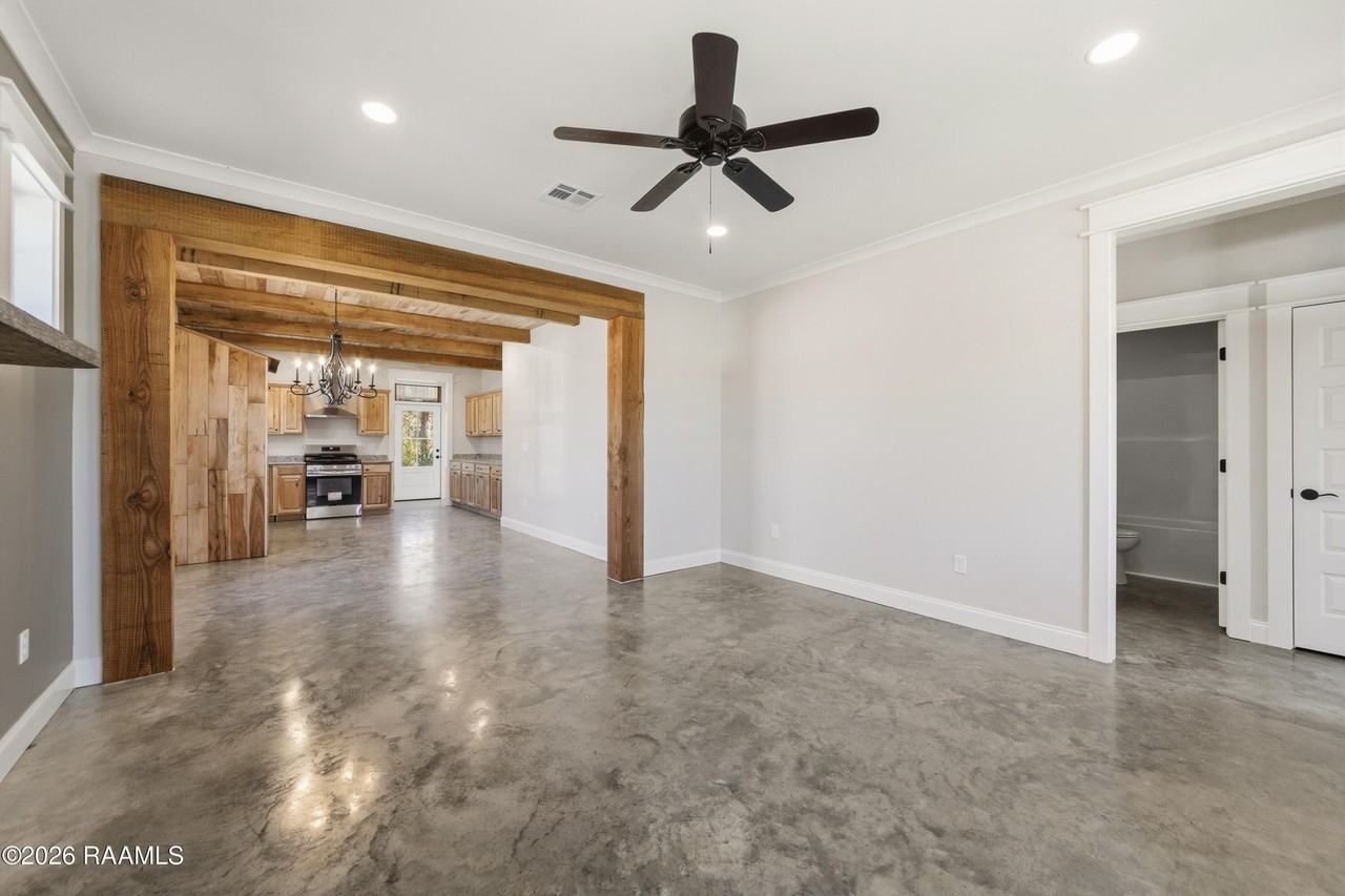 104 Suncan Rd - Photo 6 of 31