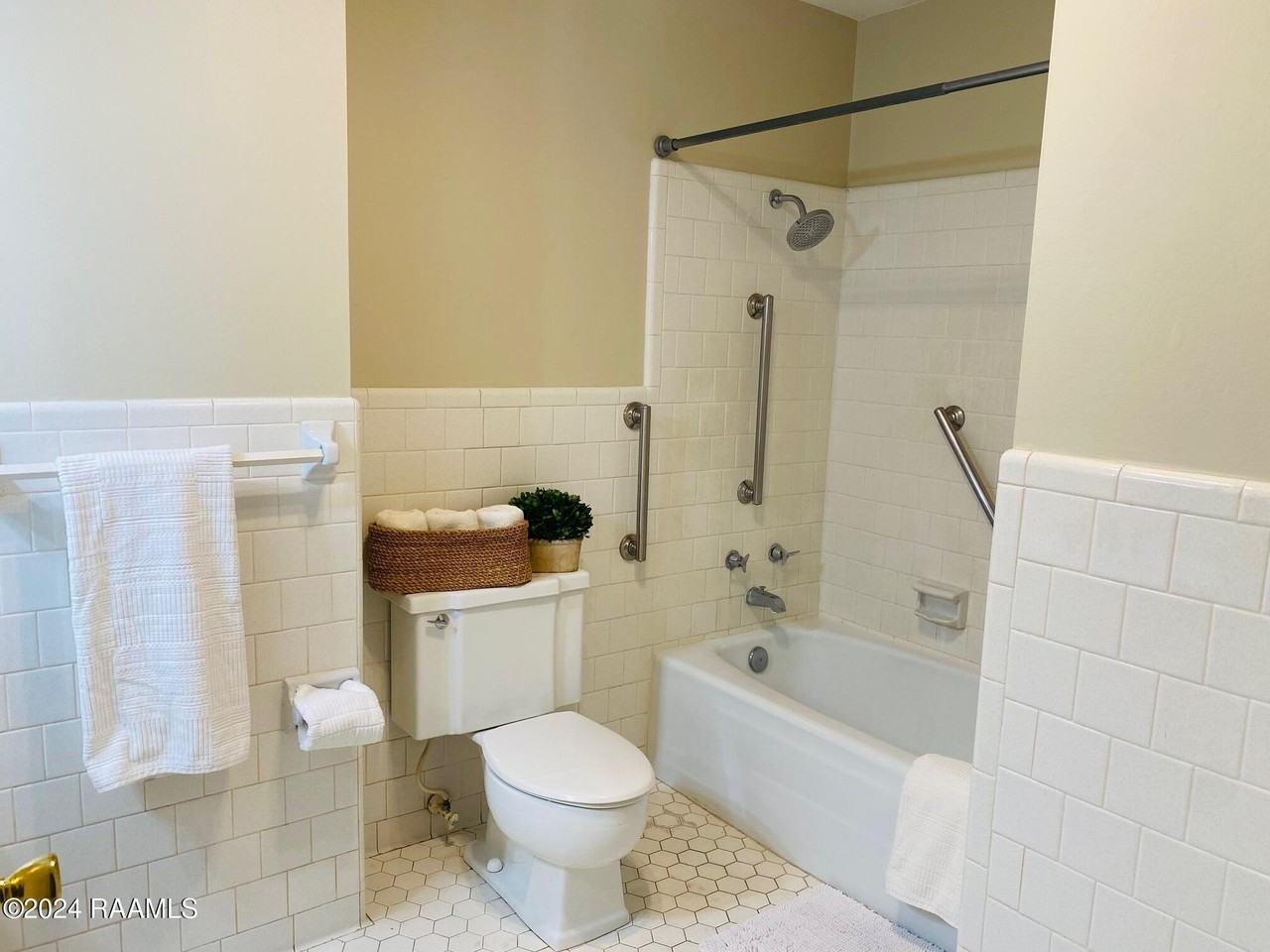 130 S Southlawn Dr - Photo 6 of 10