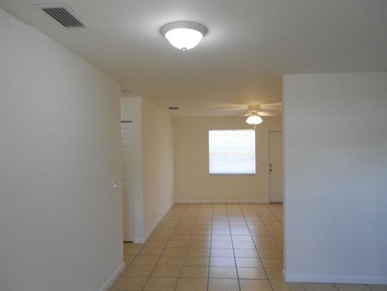 925 W 36th St - Photo 3 of 8