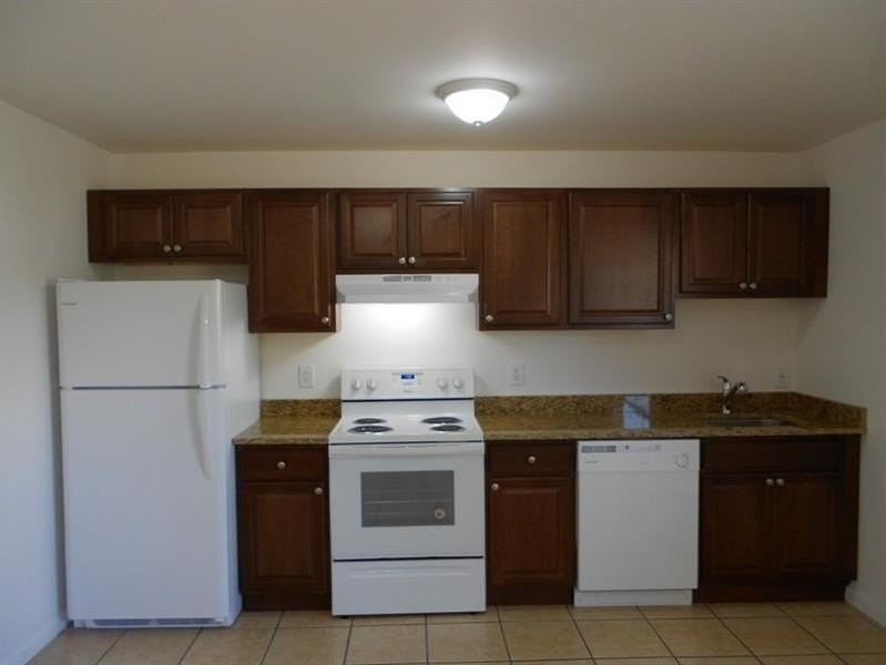 925 W 36th St - Photo 4 of 8