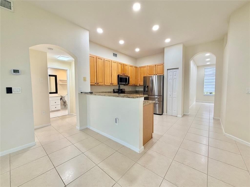 16796 Nw 8th St - Photo 4 of 31