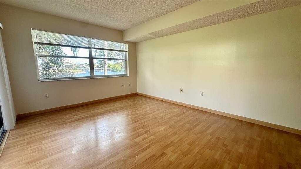 3299 Nw 44th St #2 - Photo 7 of 25