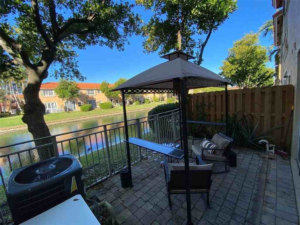 4961 Windward Way - Photo 3 of 16