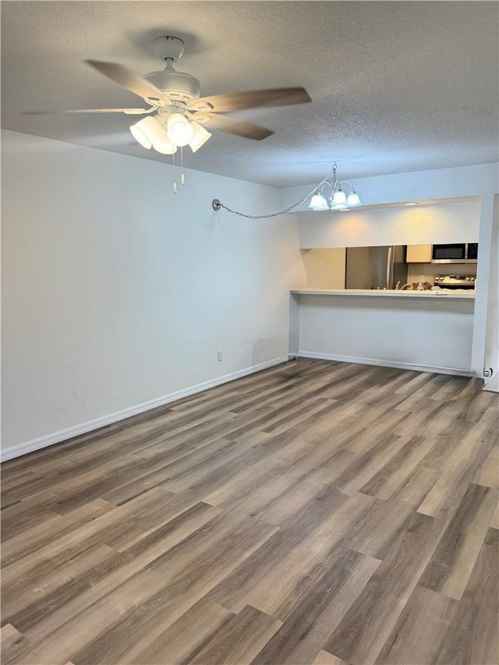 3 Plantation Dr Apt 102 #102 - Photo 6 of 28