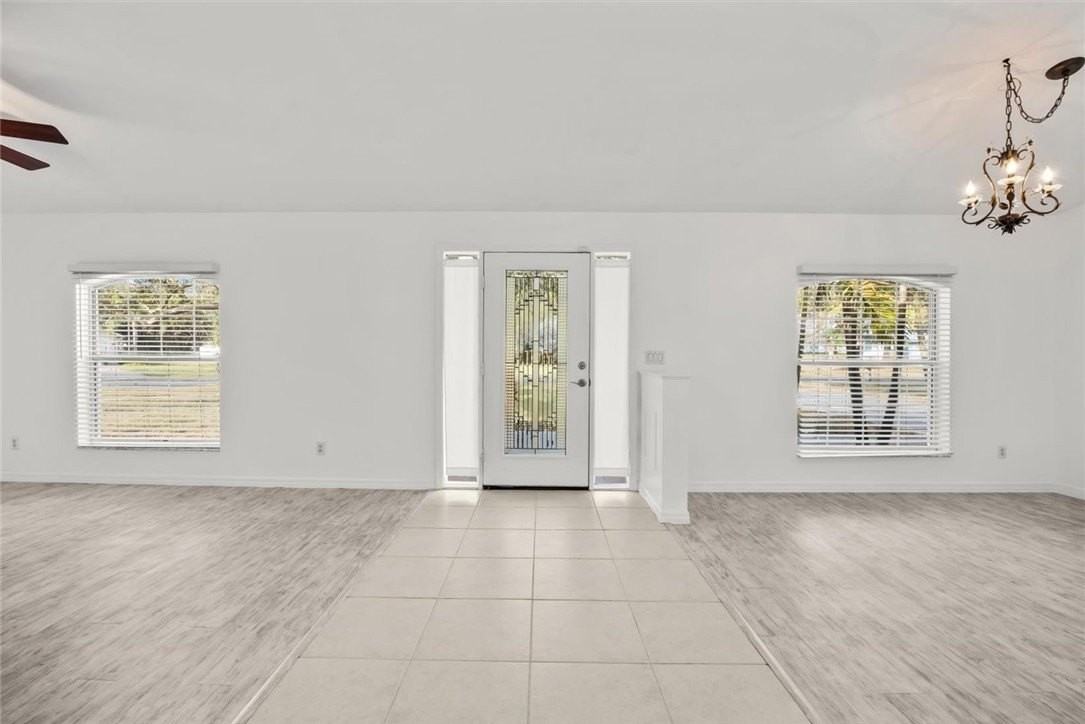 742 46th Sq - Photo 5 of 36