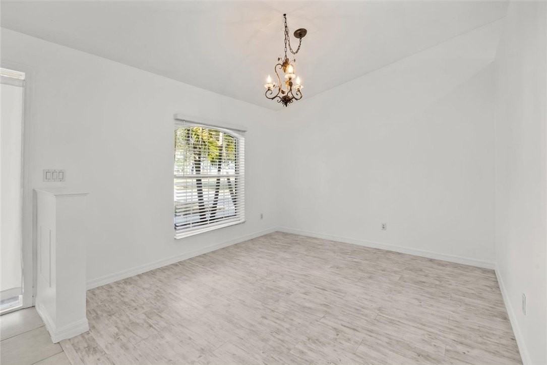 742 46th Sq - Photo 6 of 36