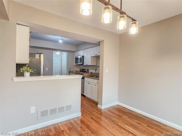 1760 Brentwood Dr - Photo 4 of 24