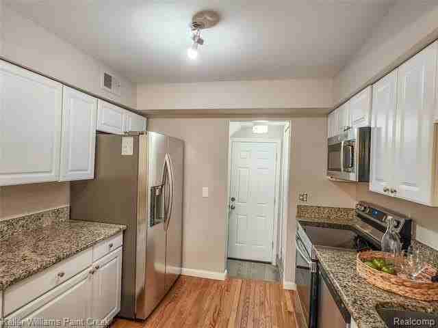 1760 Brentwood Dr - Photo 6 of 24