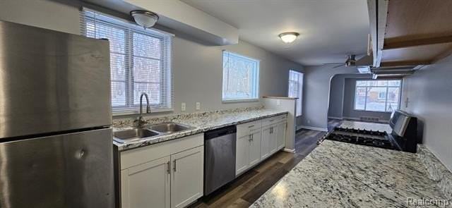 3319 Iroquois Ave - Photo 5 of 14