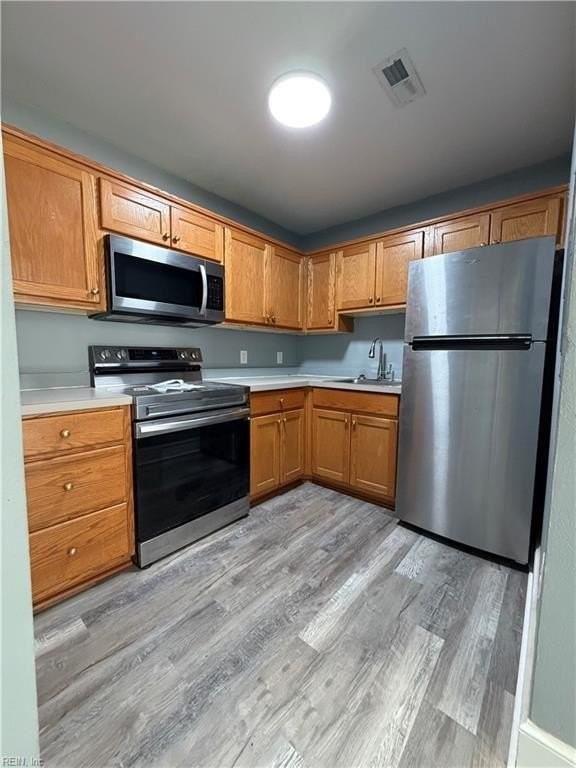 448 Green St - Photo 4 of 20