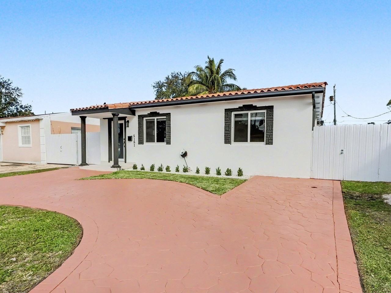 5181 Nw 4th Ter - Photo 2 of 20