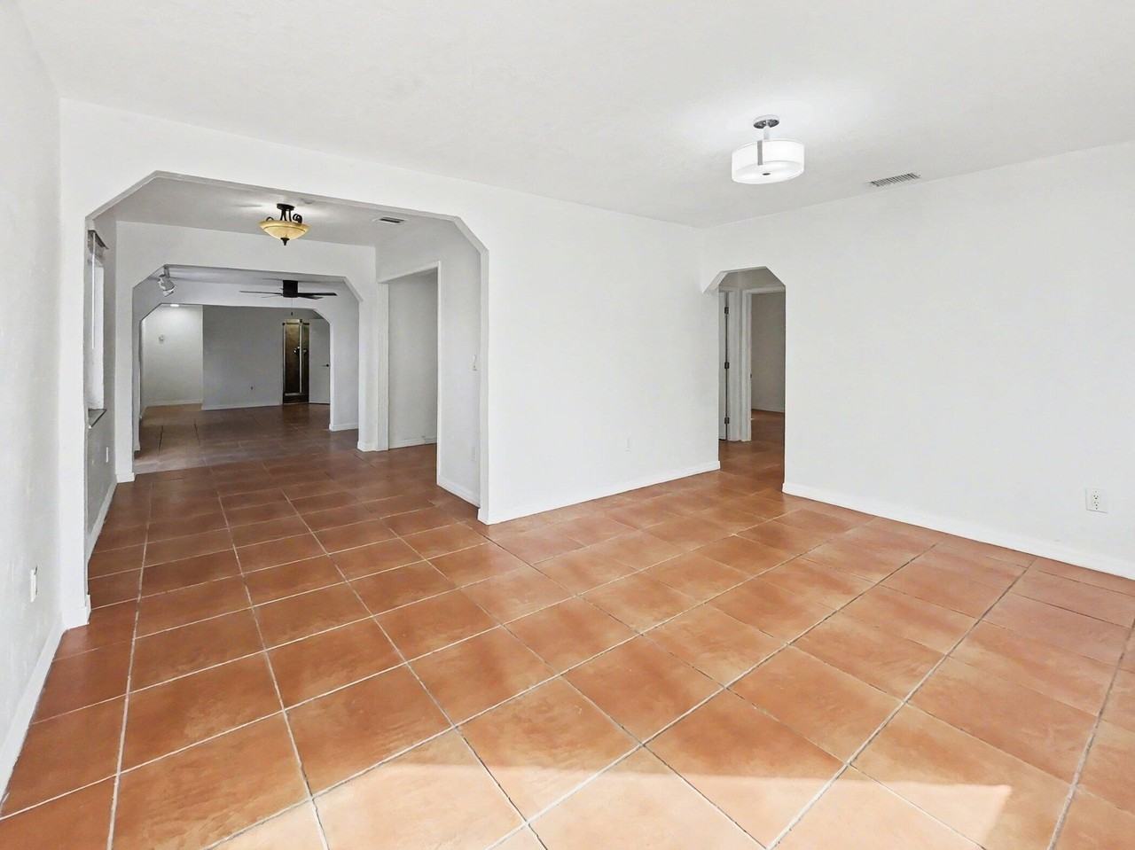 5181 Nw 4th Ter - Photo 4 of 20