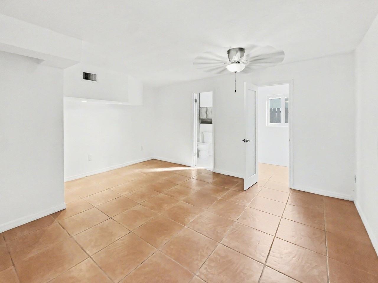 5181 Nw 4th Ter - Photo 5 of 20