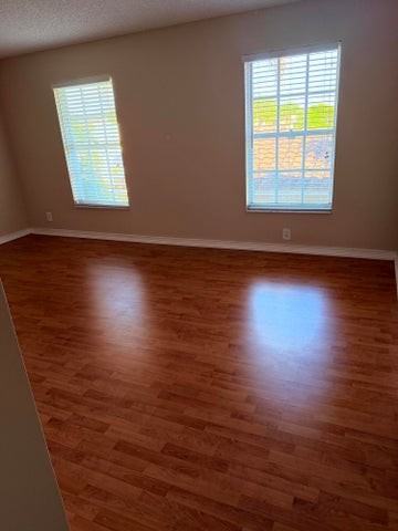 1040 Lake Shore Drive - Photo 6 of 8