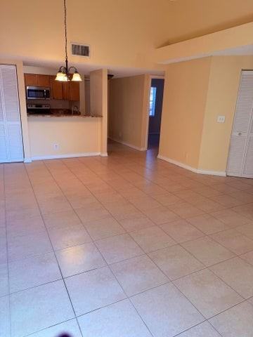 1040 Lake Shore Drive - Photo 4 of 8