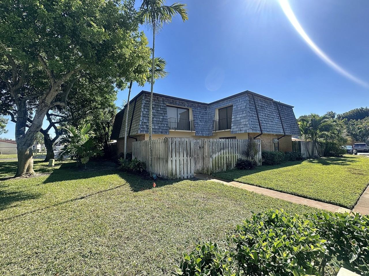 208 Lake Arbor Dr - Photo 2 of 24