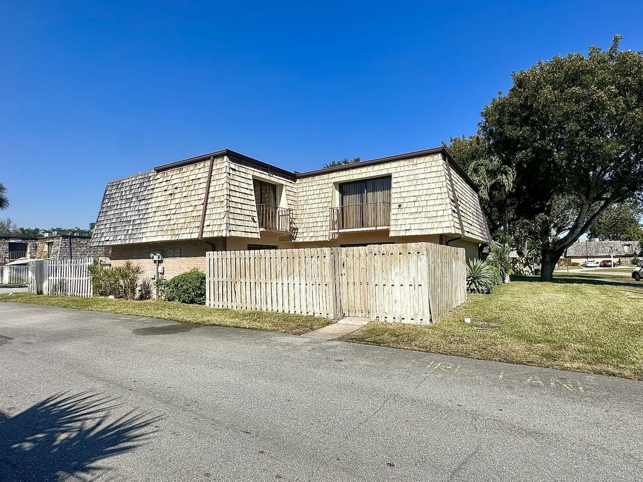 230 Lake Arbor Dr - Photo 3 of 19