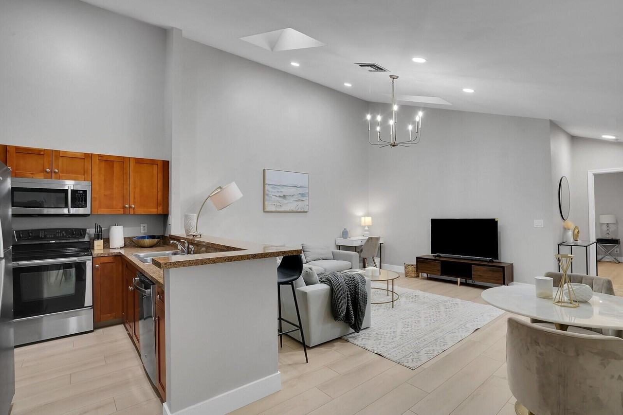 1251 Periwinkle Pl - Photo 5 of 19