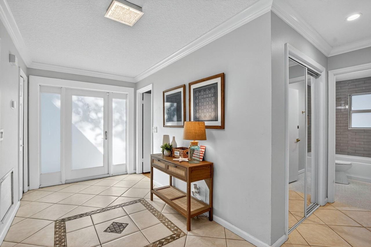 501 Sw 1st St - Photo 4 of 50