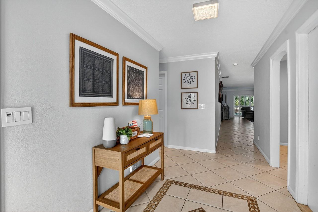 501 Sw 1st St - Photo 5 of 50