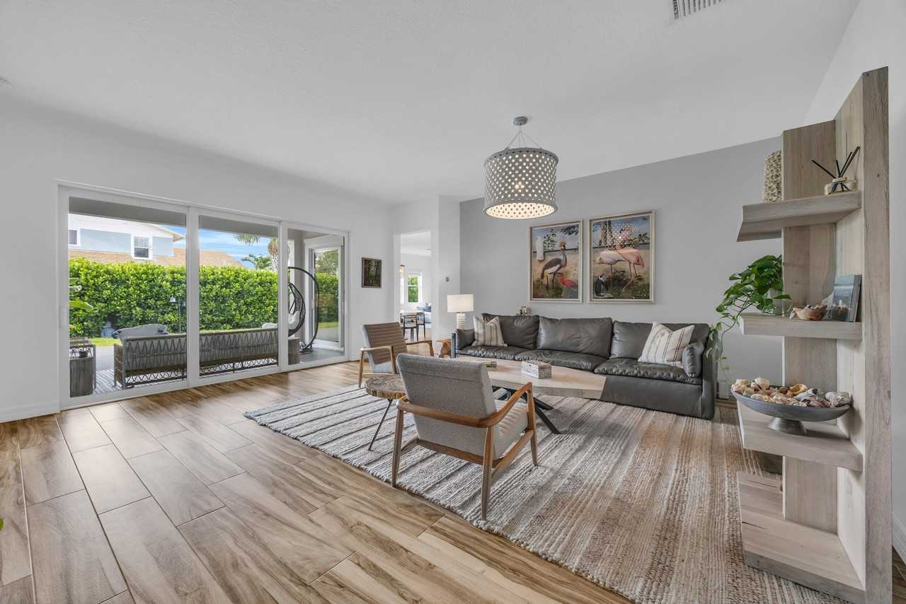 1135 Turnbridge Dr - Photo 4 of 50