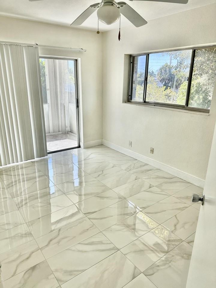 2440 Lake Osborne Dr #201 - Photo 5 of 12