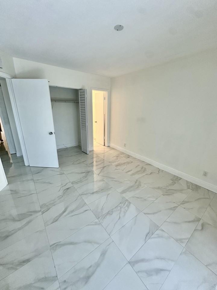 2440 Lake Osborne Dr #201 - Photo 6 of 12