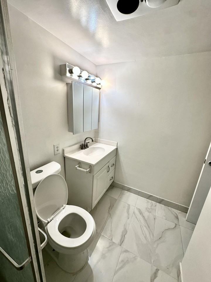 2440 Lake Osborne Dr #201 - Photo 7 of 12