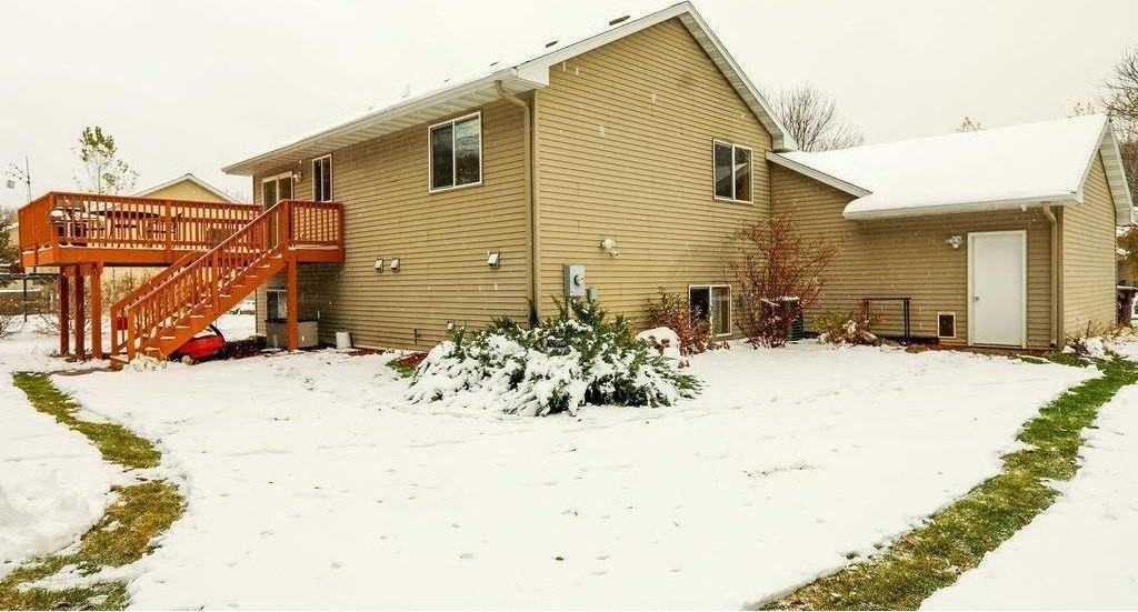 11186 Woods Edge Ave - Photo 2 of 22