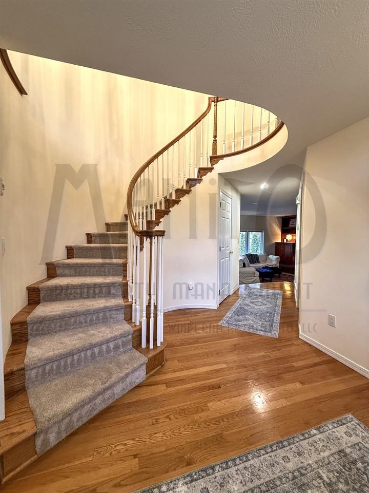 1819 E South Ridge Dr - Photo 2 of 34