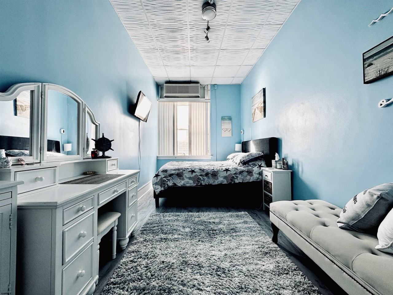 2715 Boardwalk - Photo 7 of 10