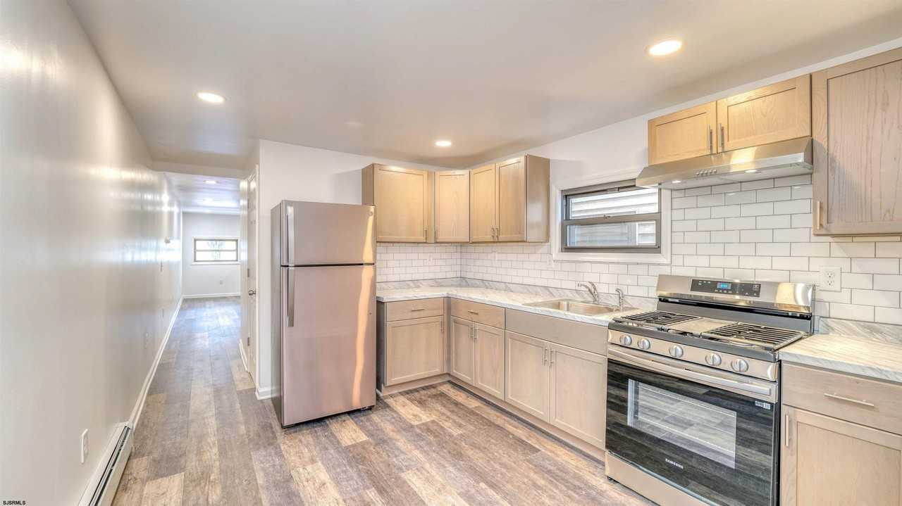 2637 Arctic Ave - Photo 6 of 15