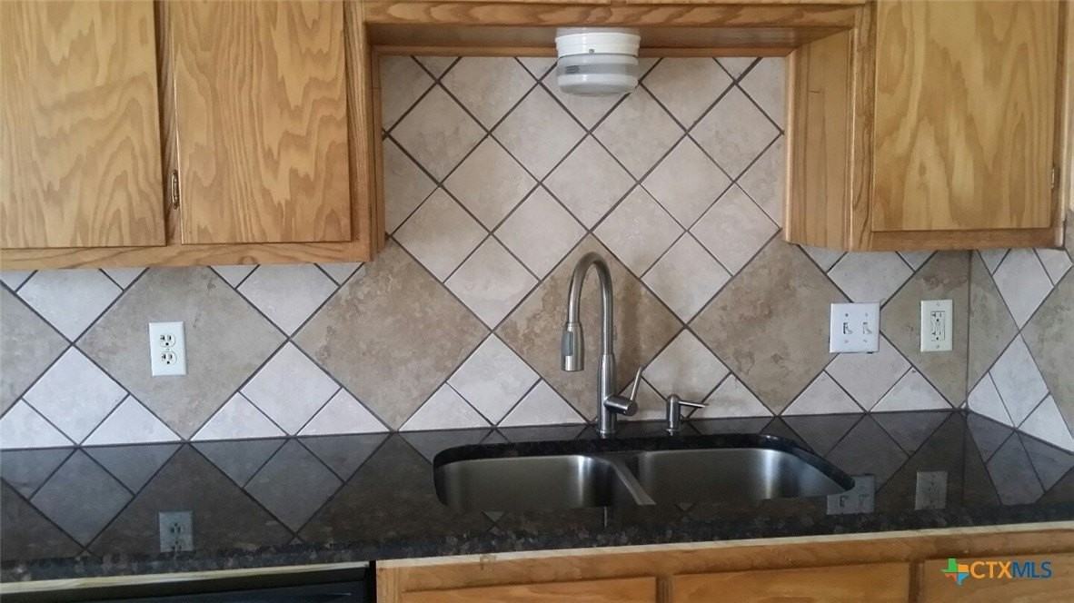 1102 Circle M Dr Apt B #B - Photo 5 of 15