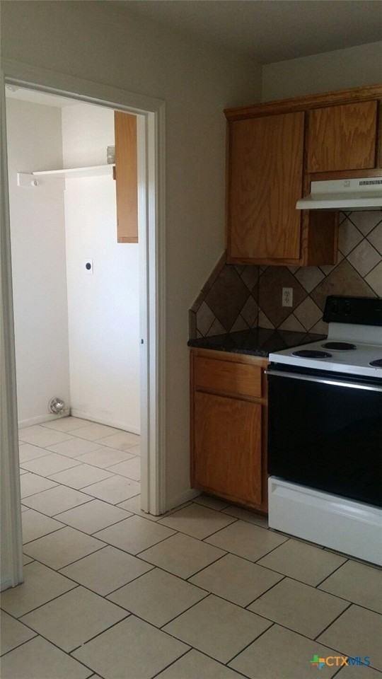 1102 Circle M Dr Apt B #B - Photo 7 of 15
