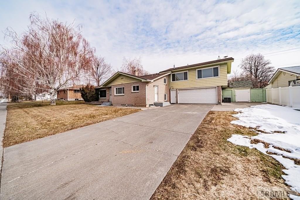 976 Canyon Ave - Photo 3 of 50