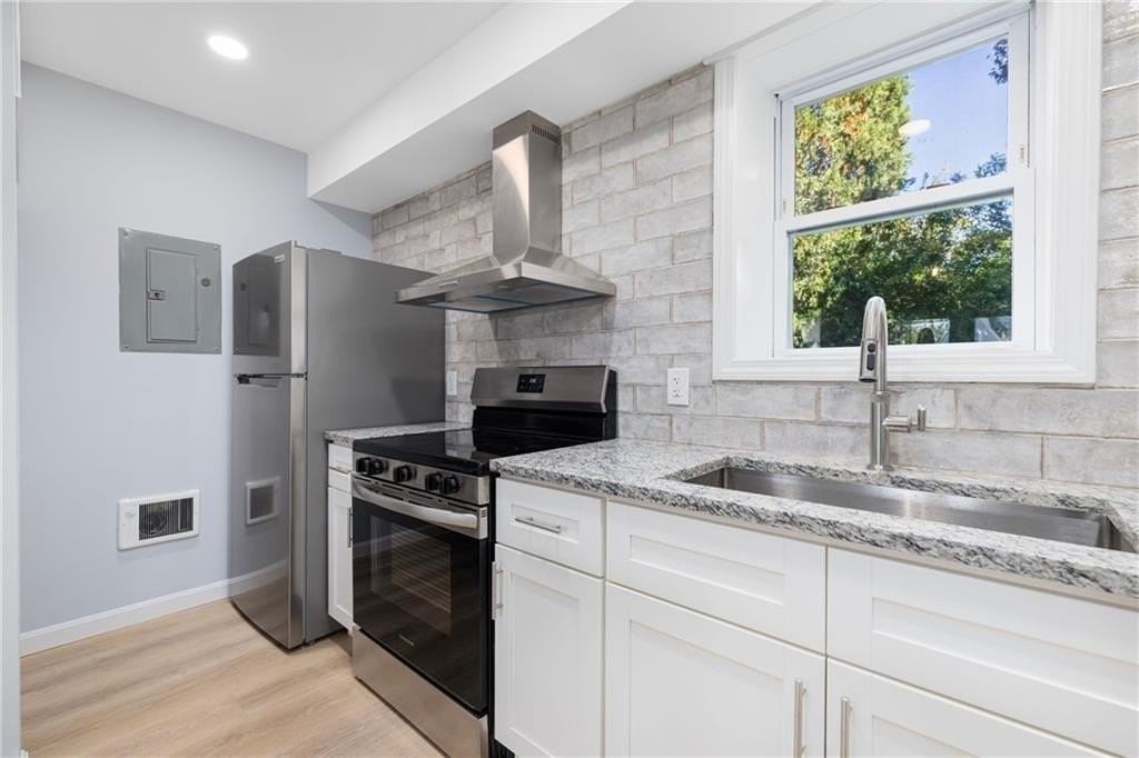 152 Tuckerman Ave Apt 10 #10 - Photo 5 of 21