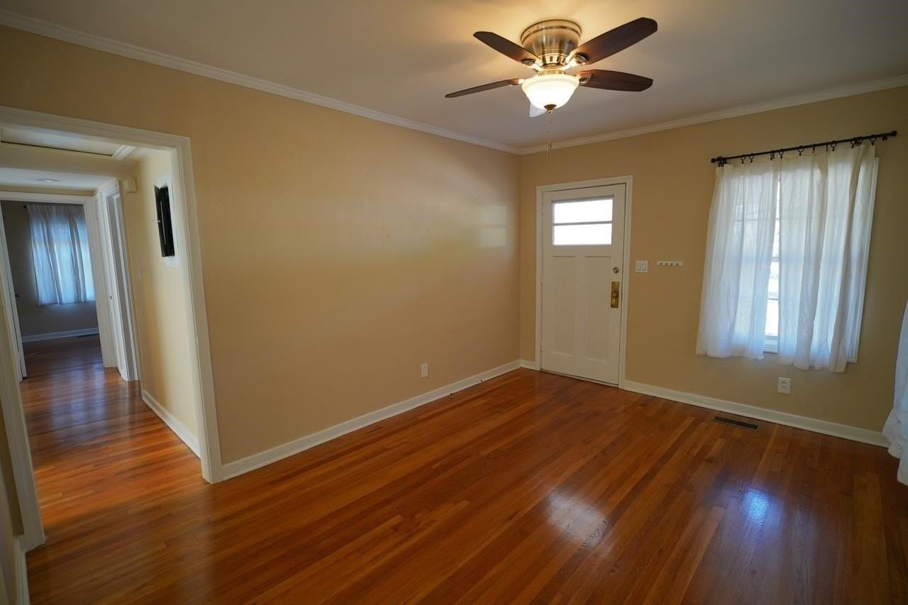 525 Truett Dr - Photo 3 of 24