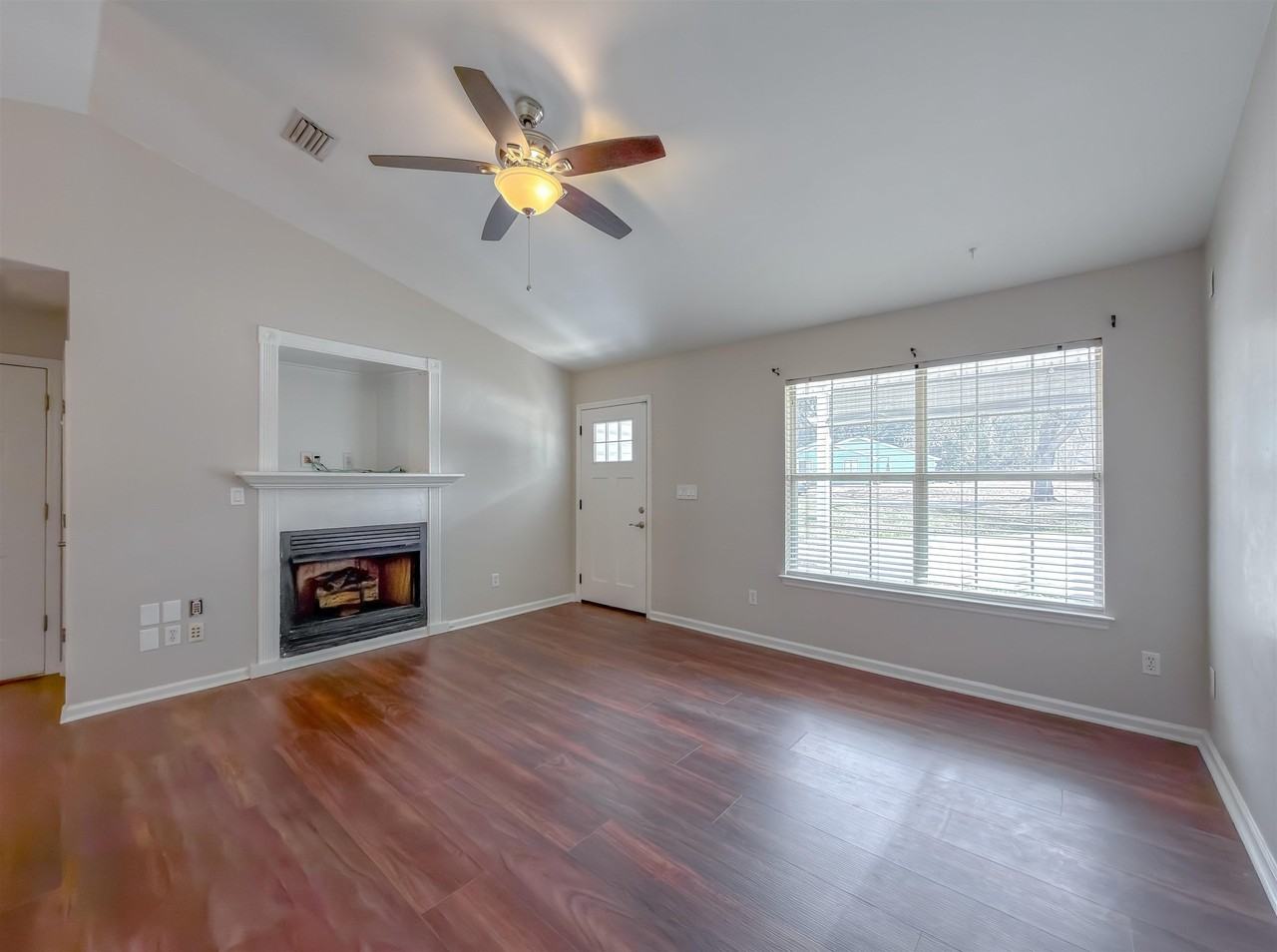 3122 Pleasant Ct - Photo 4 of 29