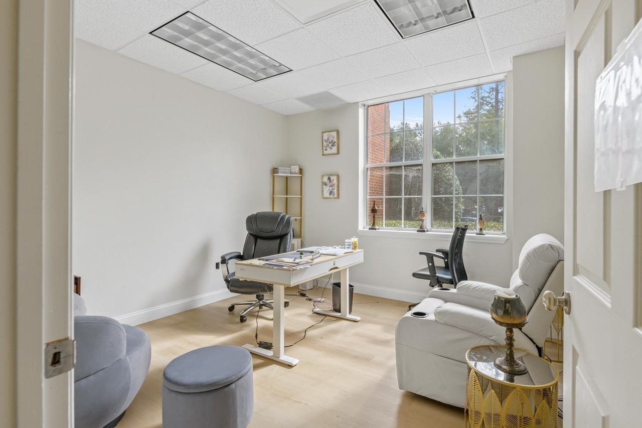 3606 Maclay Blvd S - Photo 5 of 20