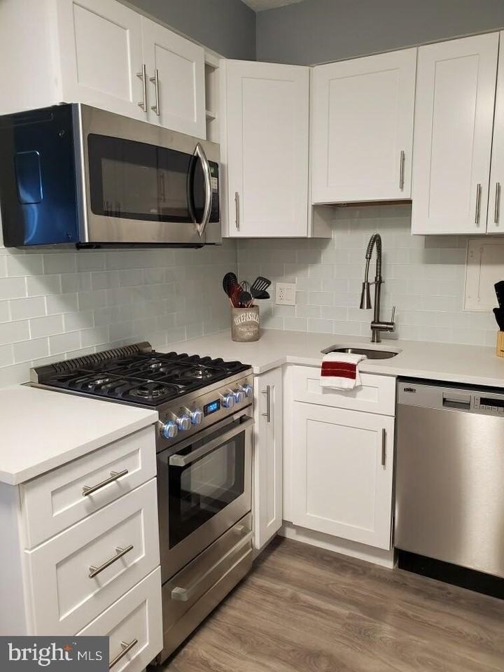 240 M St Sw #E612 - Photo 6 of 17
