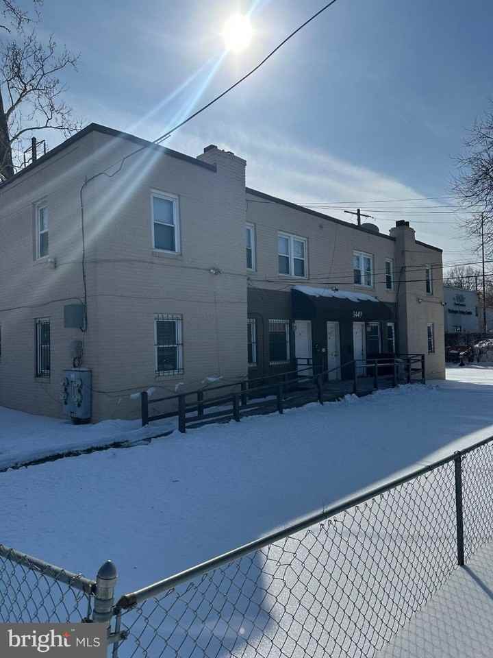 1449 Olive St Ne Apt 4 #4 - Photo 2 of 19