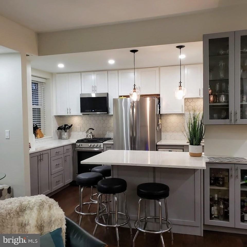 2127 California St Nw Apt 102 - Photo 4 of 10