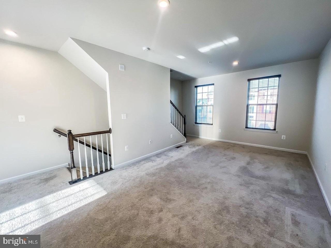 3725 Valley Ford Way - Photo 7 of 33