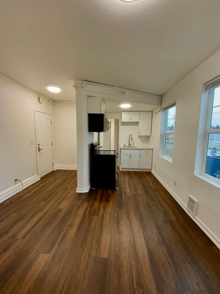 2922 Hoyt Ave #204 - Photo 5 of 14